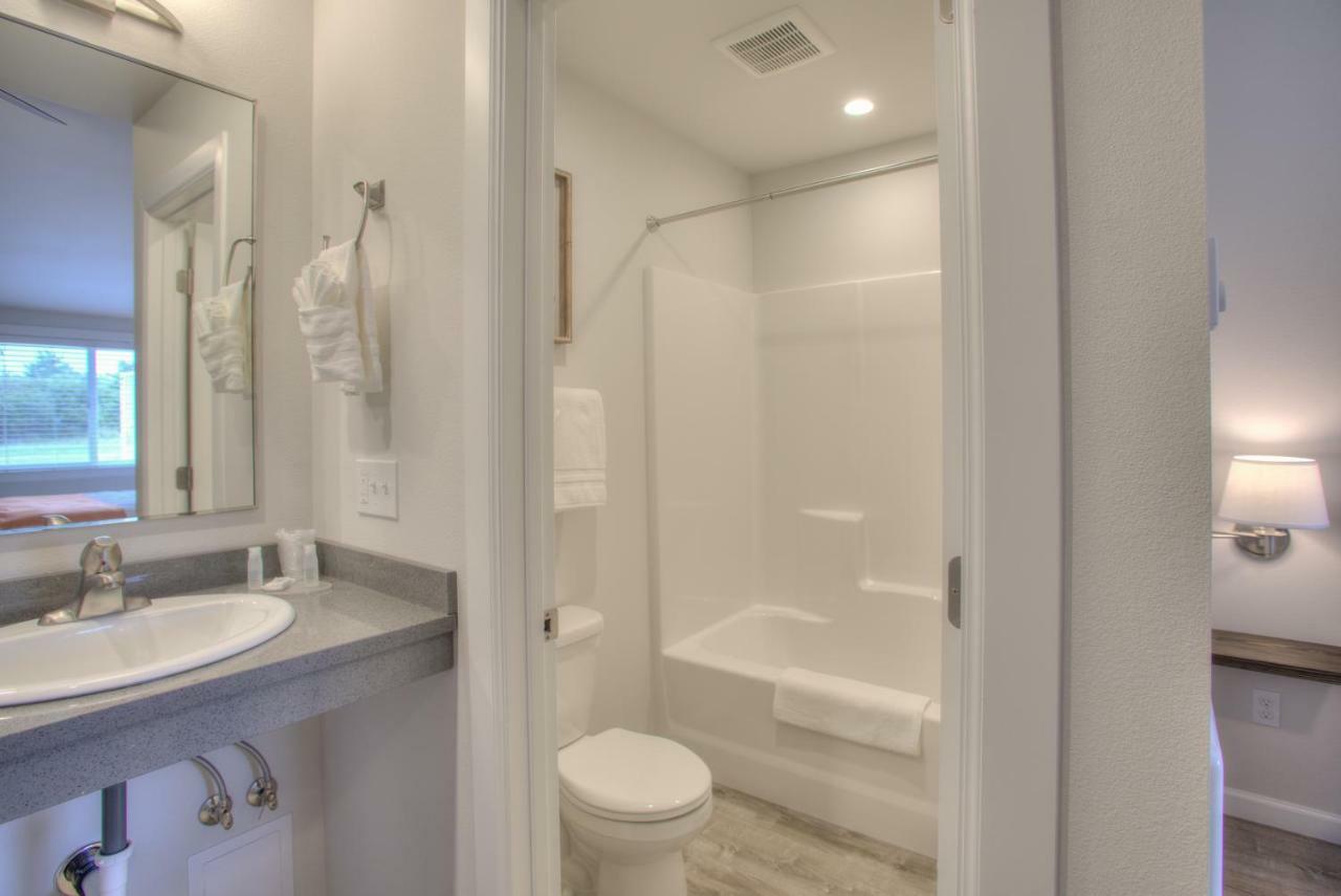 Ocean Shores Resort (Adults Only) 오션 쇼어스 외부 사진